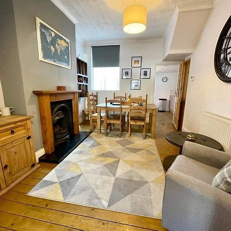 Spacious 3 Bedroom Retreat For Professionals Kingston upon Hull Bagian luar foto
