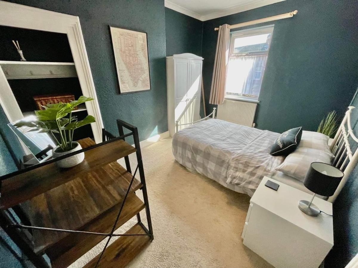 Spacious 3 Bedroom Retreat For Professionals Kingston upon Hull Bagian luar foto