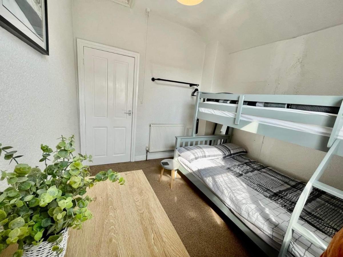 Spacious 3 Bedroom Retreat For Professionals Kingston upon Hull Bagian luar foto